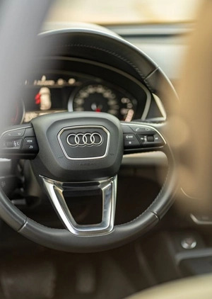Audi Q5 cena 145000 przebieg: 61000, rok produkcji 2019 z Żuromin małe 211